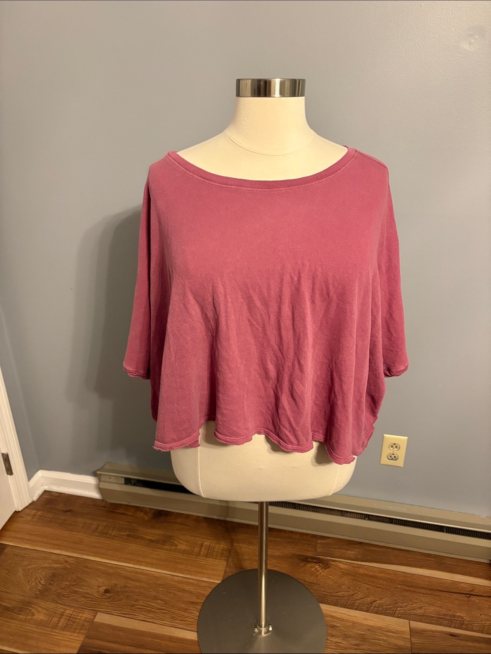 Boxy Cropped Short-Sleeve Top in Dusty Rose Festi by Torrid size 2